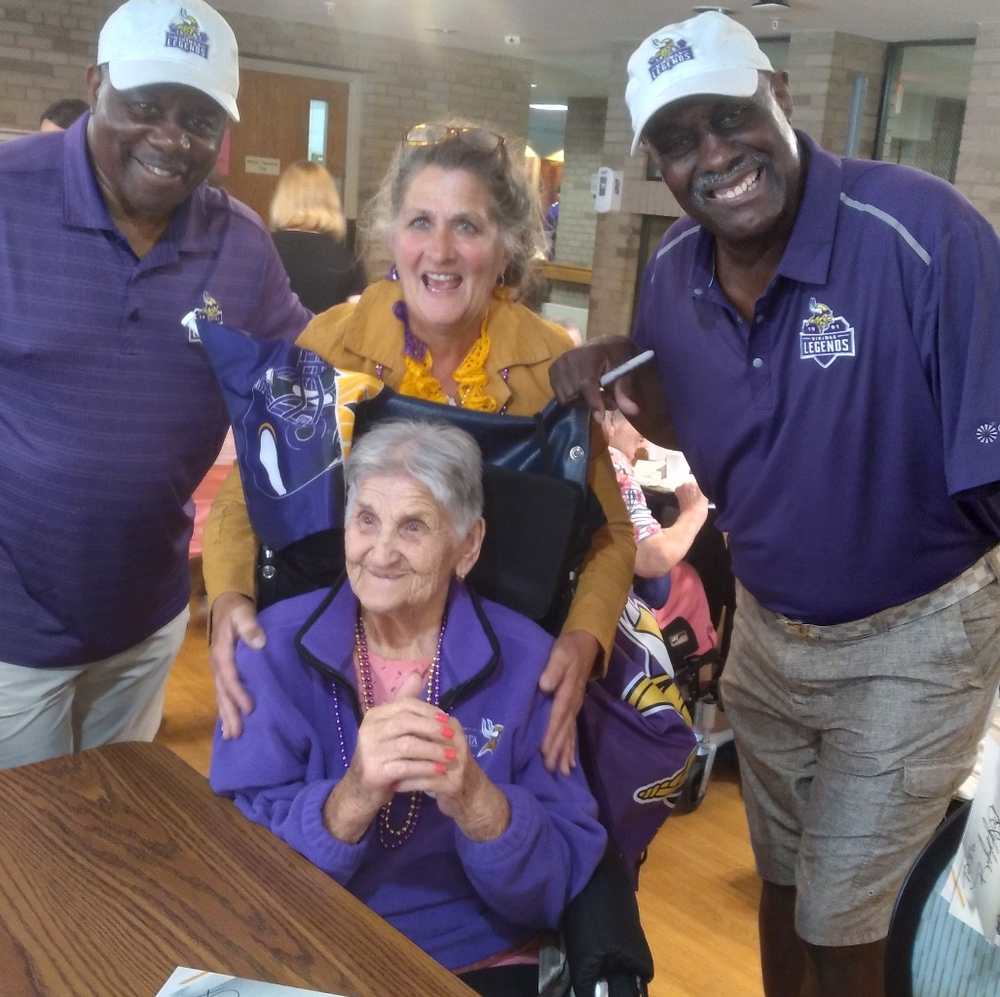 🏈 WISCONSIN HOODIE NUC REALLY RED Sz XL UniSex - Picture 14 of 16